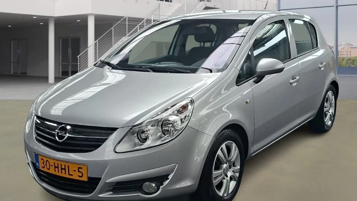 Opel Corsa 1.2- 16V Enjoy Automaat 1e Eig. 17.000 km +NAP NL- auto — foto 1