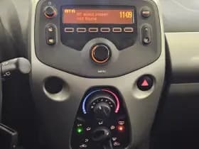Citroen C1 1.0 e- VTi Feel 82.900 km +NAP NL- auto thumbnail 10