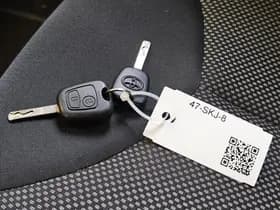 Toyota Aygo 1.0- 12V Comfort Navigator 90.400 km +NAP NL- auto thumbnail 16