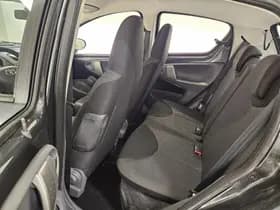 Toyota Aygo 1.0- 12V Comfort Navigator 90.400 km +NAP NL- auto thumbnail 7