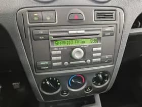 Ford Fusion 1.6- 16V Futura 83.500 km +NAP NL- auto thumbnail 11