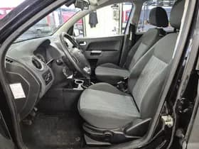 Ford Fusion 1.6- 16V Futura 83.500 km +NAP NL- auto thumbnail 5