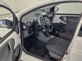 Toyota Aygo thumbnail 5