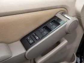 Ford Explorer 4.0 V6 XLT 4x4 SUV thumbnail 25