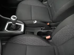 Renault Clio thumbnail 12
