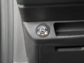 Renault Clio thumbnail 24