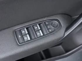 Renault Captur thumbnail 24