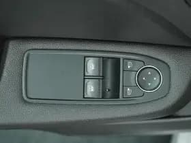 Renault Clio thumbnail 8
