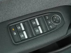 Renault Captur thumbnail 8
