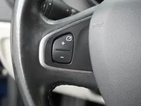 Renault Captur thumbnail 24