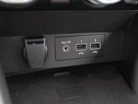 Renault Clio thumbnail 24