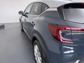 Renault Captur thumbnail 33