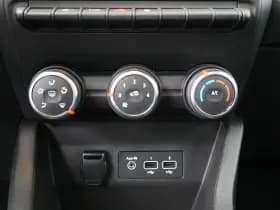Renault Clio thumbnail 18