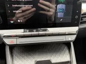 Renault Mégane E-Tech thumbnail 18
