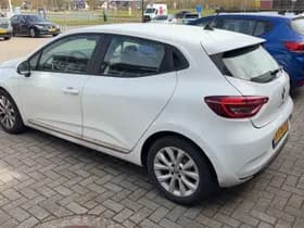 Renault Clio thumbnail 3