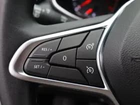 Renault Clio thumbnail 25