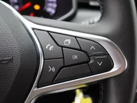 Renault Clio thumbnail 26