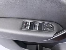 Renault Captur thumbnail 24