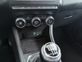 Renault Captur thumbnail 17