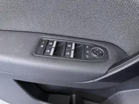 Renault Captur thumbnail 24