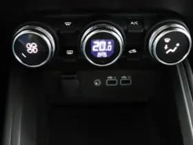 Renault Clio thumbnail 19