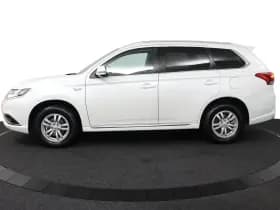 Mitsubishi Outlander thumbnail 2