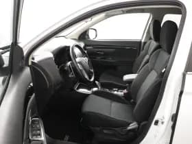 Mitsubishi Outlander thumbnail 16