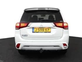 Mitsubishi Outlander thumbnail 4
