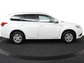 Mitsubishi Outlander thumbnail 6