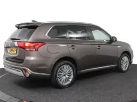 Mitsubishi Outlander thumbnail 5