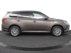 Mitsubishi Outlander thumbnail 6