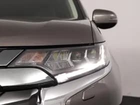 Mitsubishi Outlander thumbnail 8