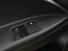 Mitsubishi Space Star thumbnail 18