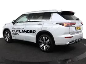 Mitsubishi Outlander thumbnail 3