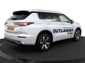 Mitsubishi Outlander thumbnail 5
