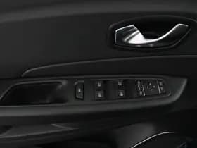 Renault Captur thumbnail 36