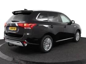 Mitsubishi Outlander thumbnail 2