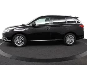 Mitsubishi Outlander thumbnail 3