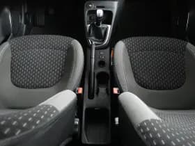 Renault Captur thumbnail 61