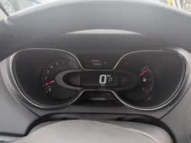 Renault Captur thumbnail 11