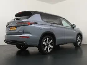 Mitsubishi Outlander thumbnail 2