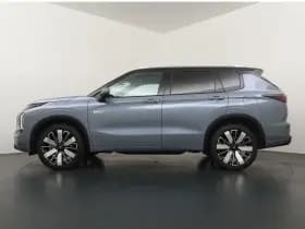 Mitsubishi Outlander thumbnail 3