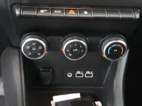Renault Captur thumbnail 18