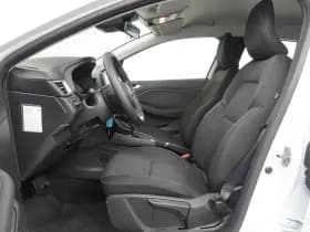 Renault Clio thumbnail 6