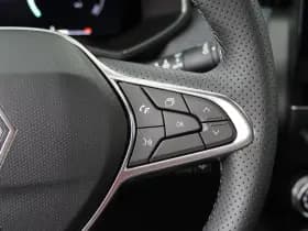 Renault Clio thumbnail 24
