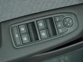 Renault Clio thumbnail 12
