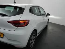 Renault Clio thumbnail 37