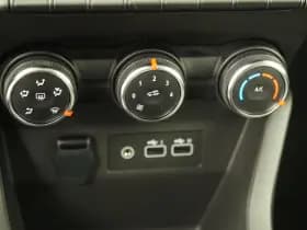 Renault Clio thumbnail 18