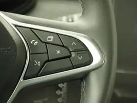 Renault Clio thumbnail 24