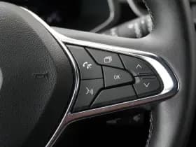 Renault Captur thumbnail 24